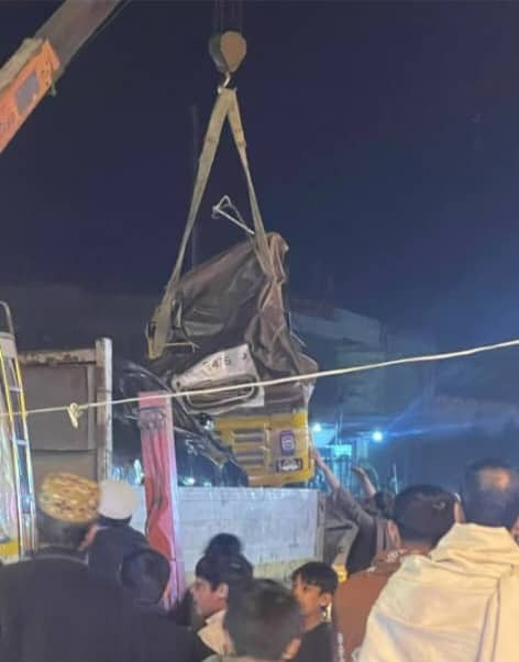 په جلال‌اباد کې د یوې ټرافیکي پېښې له امله یو کس مړ او یو بل ټپي شوی دی