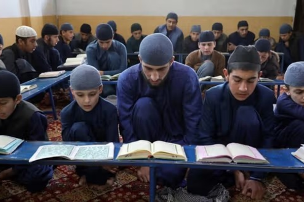 طالبان: په افغانستان کې تر۲۰زره ډېرې دیني مدرسې فعالې دي