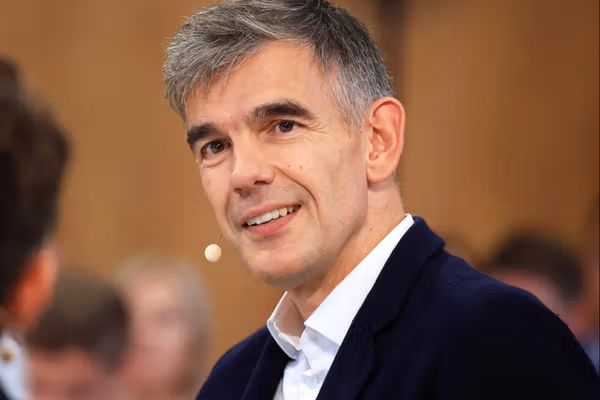 د ګوګل شرکت پخوانی مدیر د بيبيسي نوی رییس ټاکل شوی