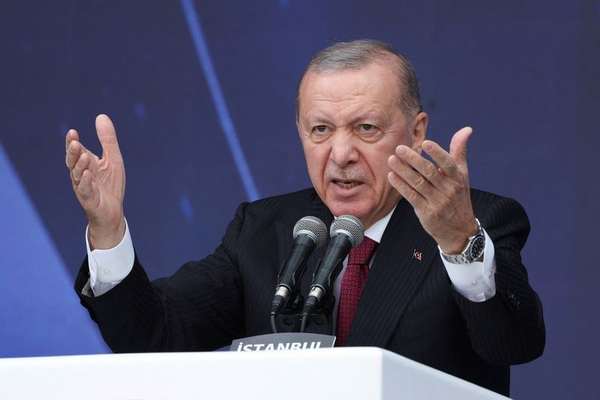 اردوغان وايي چې د دوشنبې په ورځ به له ټرمپ سره د اوکراين او غزې په اړه خبرې وکړي