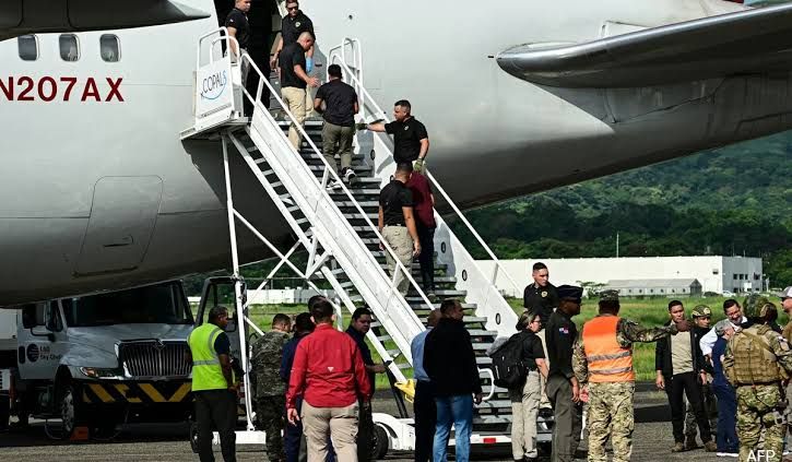 امریکا ځینو افغان پناه غوښتونکو ته: تر یوې اوونۍ په خپله خوښه ووځئ،‌ که نه په زور مو باسو