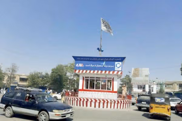 واژگونی بس مسافربری در قندوز ۲۶ زخمی برجا گذاشت