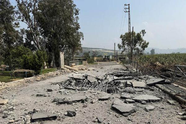 پر لبنان د اسراییل په بریدونو کې ۱۴ کسان وژل شوي