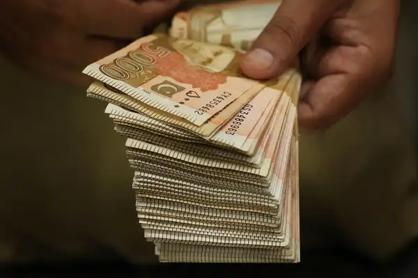 پاکستان ۱۰ میلیارد دالر از امریکا کمک خواست