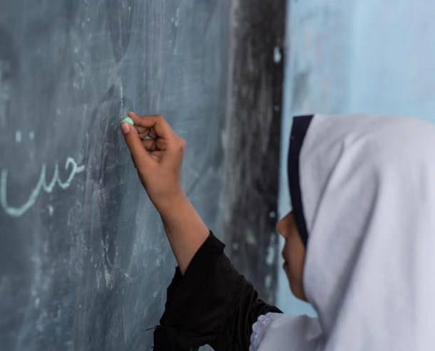 المبعوث البريطاني: مستقبل أفغانستان يعتمد على تكافؤ الفرص