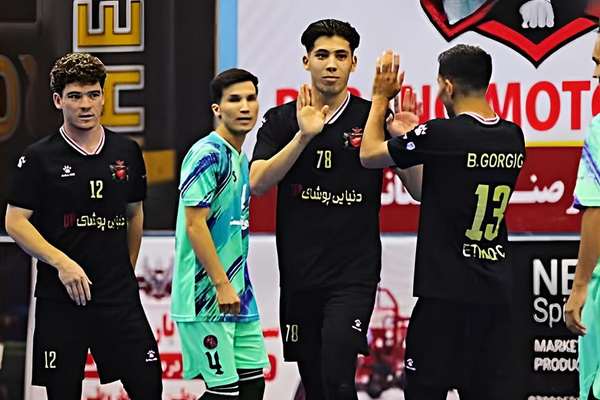 با پیروزی در هفته هفدهم؛ اتحاد افسی با رضا حسینپور در آستانه قهرمانی لیگ برتر فوتسال