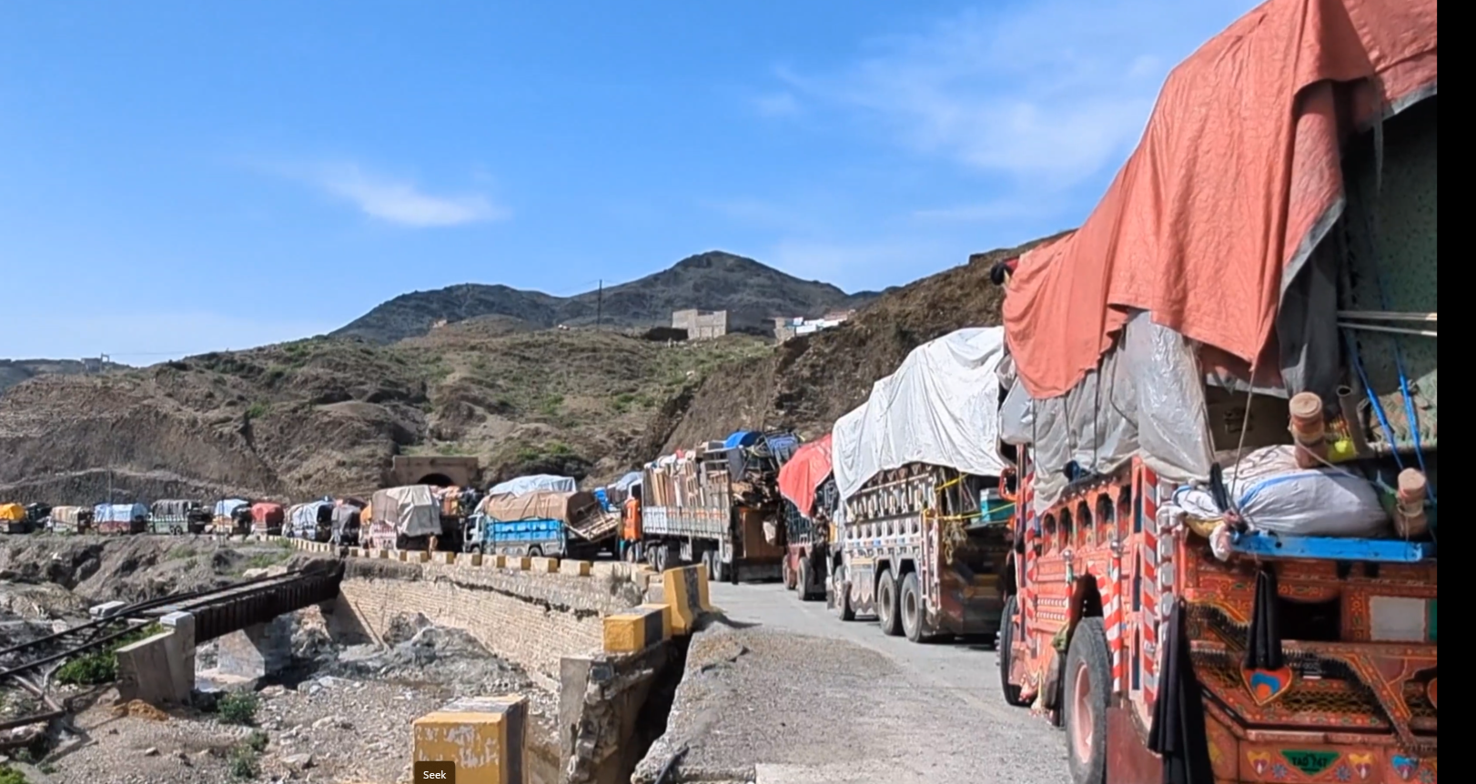 په خیبر پښتونخوا کې تر دې دمه د افغان کډوالو لس پنډغالي خالي شوي