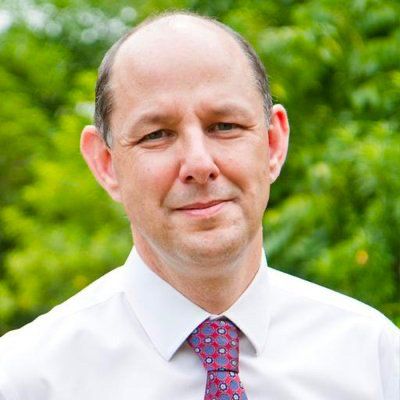 از یک مقام ارشد وزارت خارجه بریتانیا خواسته شد "به دلیل خروج آشفته از کابل" استعفا بدهد