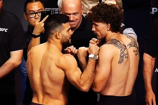 مراسم وزنکشی برگزار شد؛ نصرت حقپرست آماده نبرد بزرگ در رویداد «UFC 321»