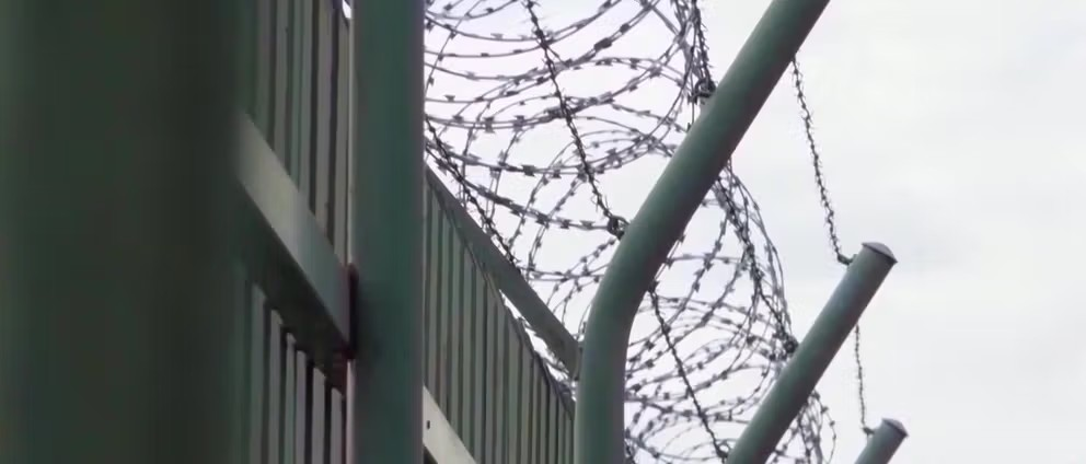 طالبان: قمنا بنقل نحو ألفي سجين أفغاني من إيران إلى أفغانستان