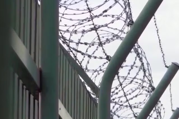 طالبان: قمنا بنقل نحو ألفي سجين أفغاني من إيران إلى أفغانستان