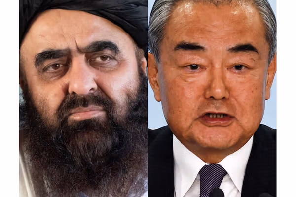 Chinese, Taliban Foreign Ministers Discuss Pakistan Border Tensions