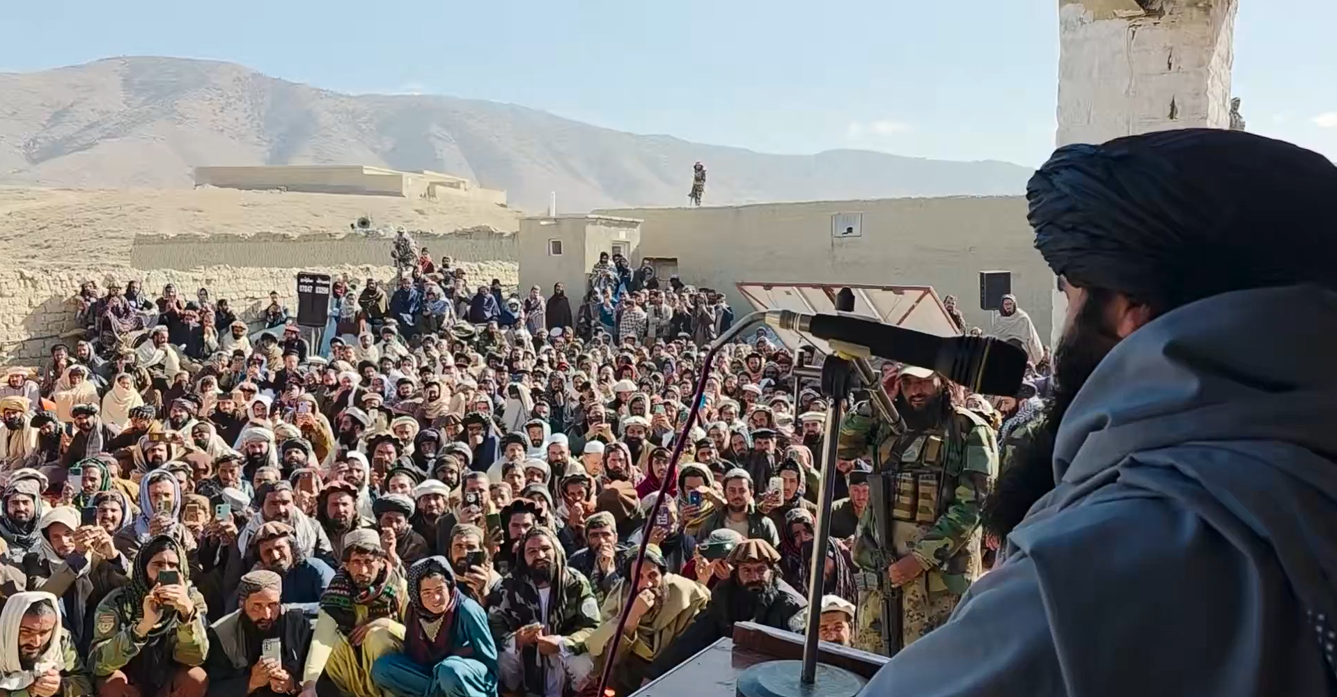 سراج الدین حقاني: په پاکستان کې هم غواړو چې اسلامي وروري او امن راشي