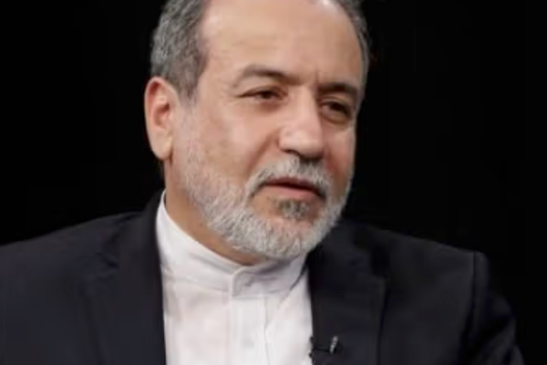 عباس عراقچي: تر هغو چې جګړه، محاصره او بندیزونه پای ته ونه رسېږي هُرمز تنګی به عادي نه شي