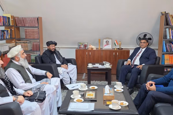 سفیران طالبان و هند در قرغیزستان درباره 'تقویت روابط' گفتوگو کردند