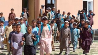 طالبان د کندهار د ښوونځیو هغه زده کوونکي چې کم ديني پوهاوی لري مدرسو ته لېږدوي