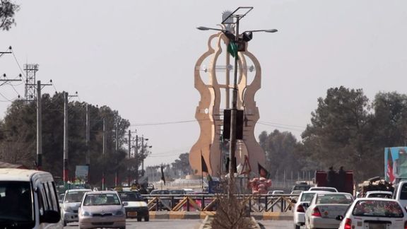 طالبانو په خوست کې یوه ښځه او څلور نارینه د «نامشروع اړیکو او لواطت» په تور په دورو وهلي