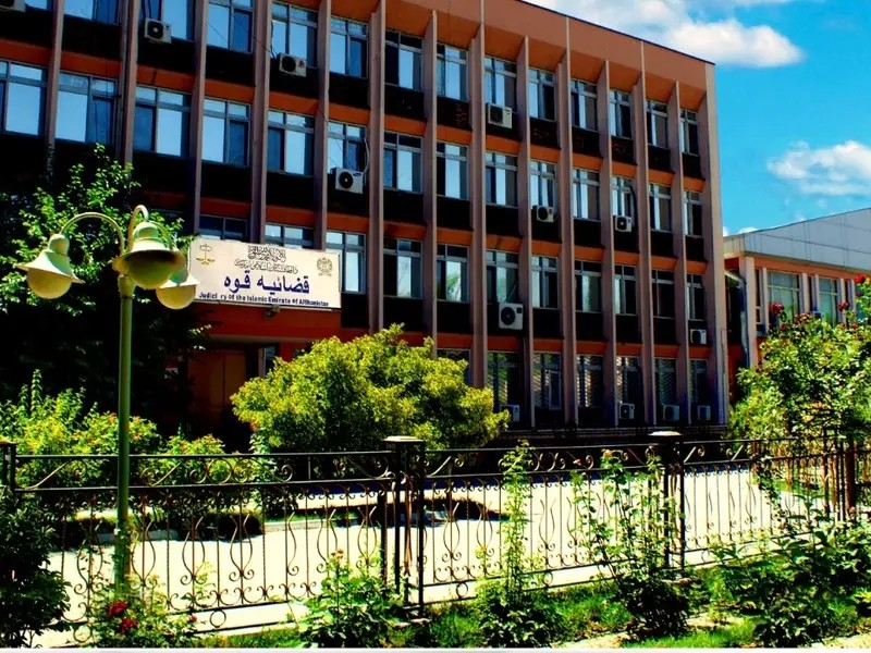 طالبانو په کابل کې یو کس په عام محضر کې په دُرو وواهه