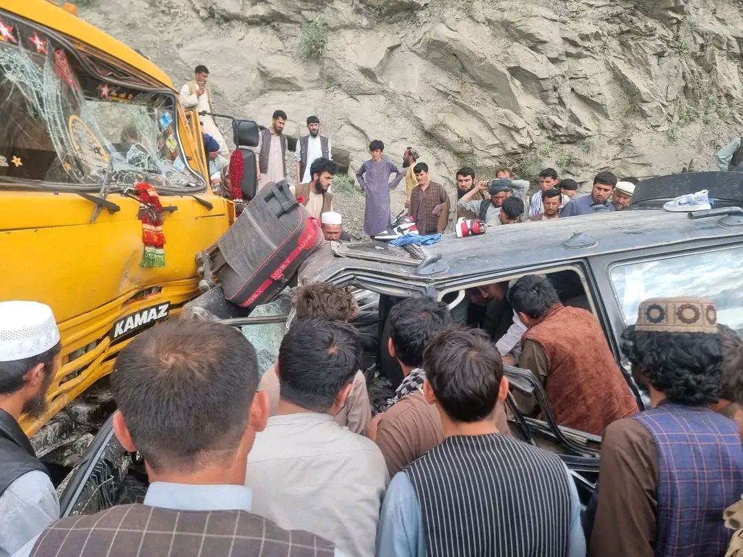 په بدخشان کې په دوو ټرافیکي پېښو کې ۶ کسان مړه او ۲۵ نور ټپيان شوي دي