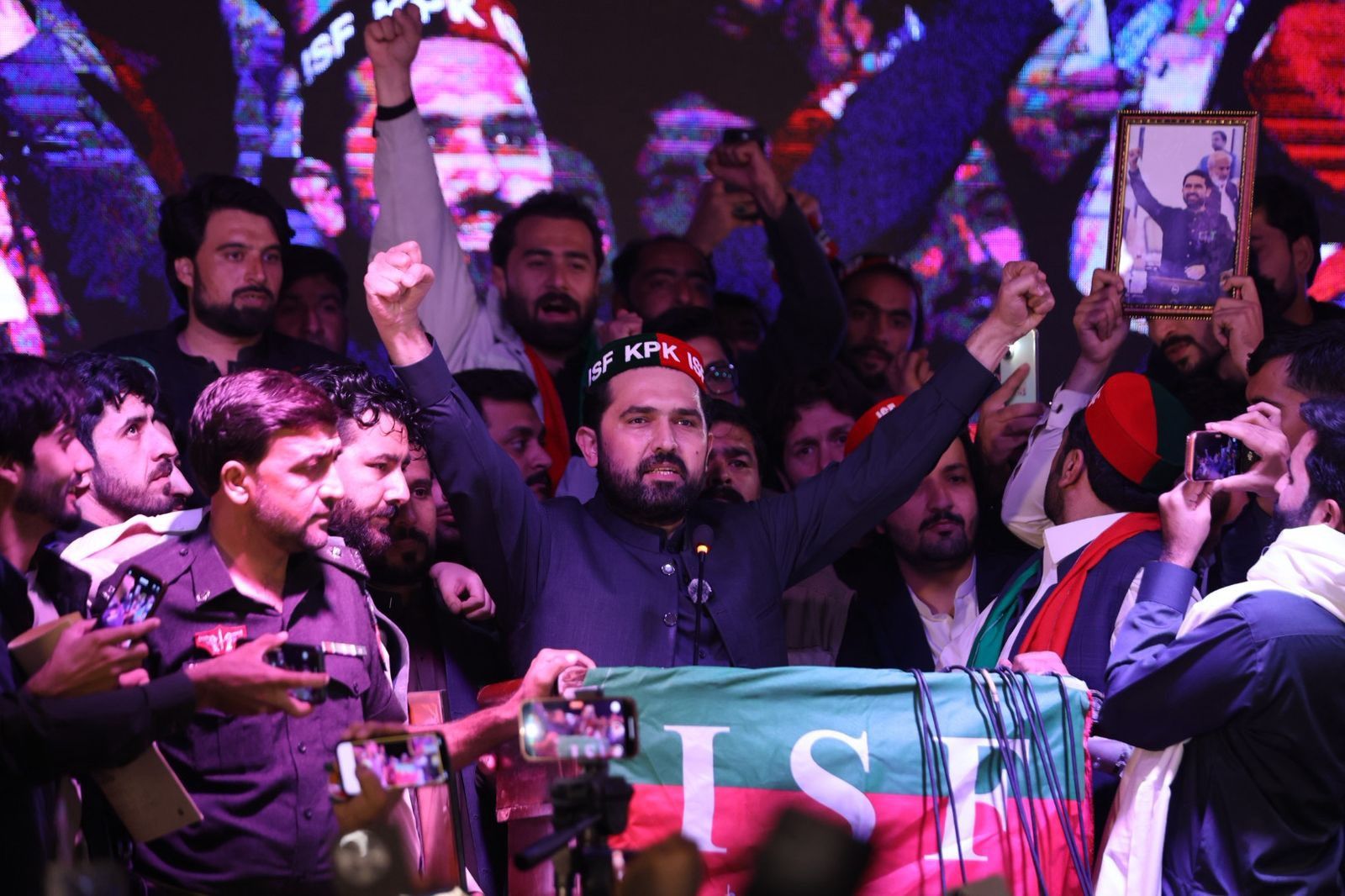 د اسلام‌اباد یوې محکمې د سهیل اپریدي د نیولو امر صادر کړی دی