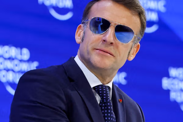 سهام شرکت سازنده عینک آفتابی امانوئل مکرون چهار میلیون دالر افزایش یافت