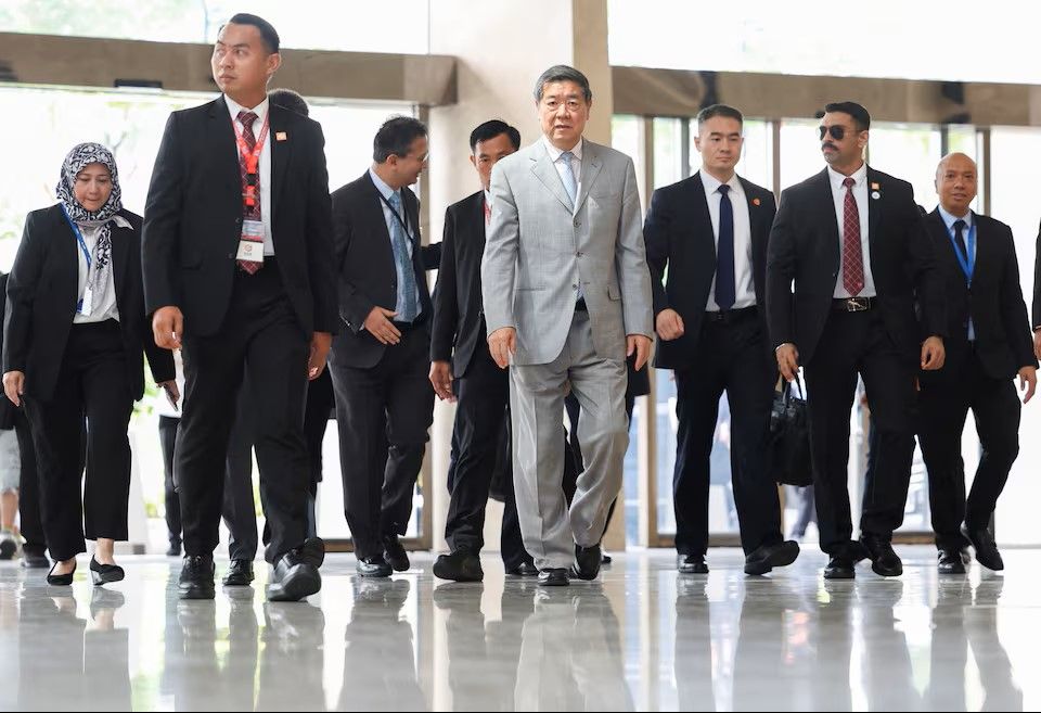 امریکایي او چینایي چارواکي یو بل سره د سوداګریز کړکېچ د حل هڅې کوي