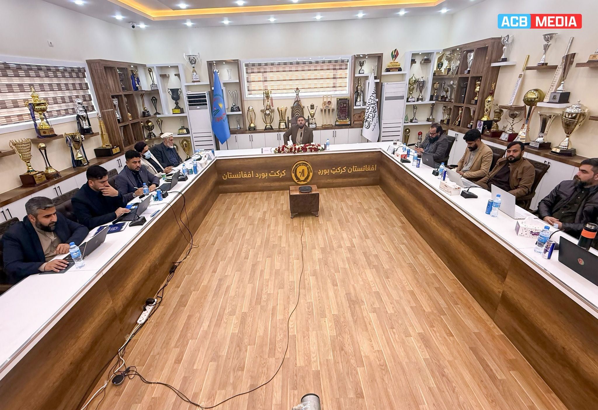 کرېکټ بورډ: افغان لوبغاړي یوازې په درېیو بهرنیو لیګونو کې د لوبېدو اجازه لري