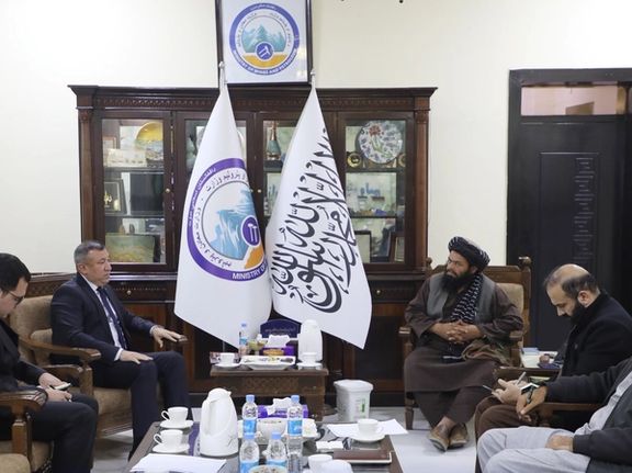 د طالبانو د کانونو وزیر د ترکمنستان له سفیر سره پر ټاپي پروژې غږېدلی