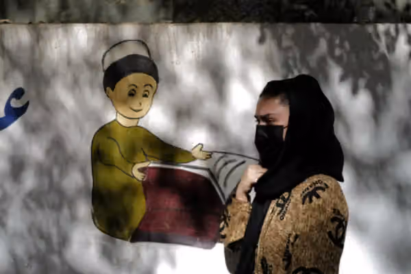 «پنج سال است آرزوهایمان پشت درهای بسته ماندهاند»