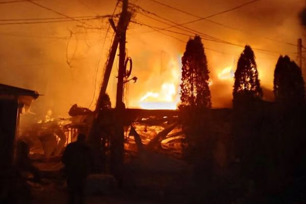 روسیې اوکراین تورن کړ چې د نوي کال په شپه یې په یوه ډرون برید کې ۲۴ کسان وژلي دي