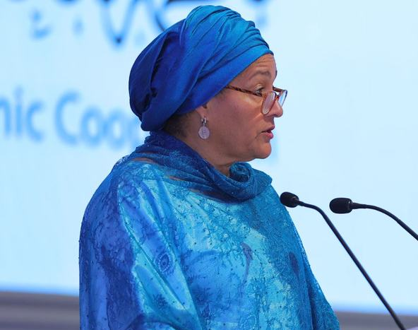 امنه محمد: په افغانستان کې پر مېرمنو او نجونو لګېدلو بندیزونو ته باید جدي پاملرنه وشي  