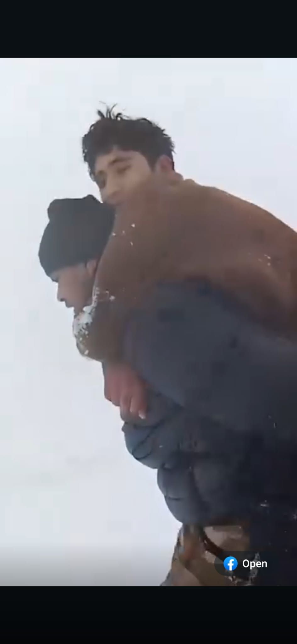 شیرزاد به کودک افغان می‌گوید: «تا لحظه‌ای که من زنده باشم تو نیز زنده خواهی بود»