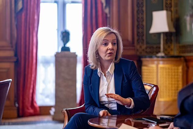 وزیر خارجه بریتانیا: رسیدگی به زنان و دختران افغانستان باید در مرکز کمکرسانی جهانی باشد