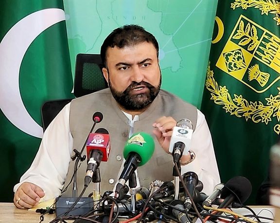 مجری طرح اخراج مهاجران افغان از وزارت داخله حکومت موقت پاکستان استعفا کرد