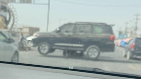 طالبانو په هلمند کې د مخکیني حکومت د یو چارواکي له کوره شخصي موټر په زور وړی