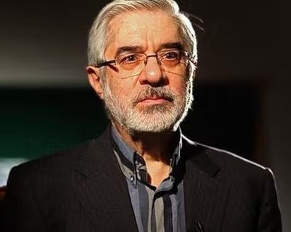 سیاستمدار سرشناس ایرانی در حصر: تفنگ‌ها را زمین بگذارید و از قدرت کناره بگیرید