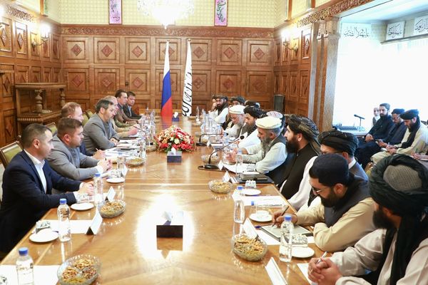 ملابرادر: د روسیې فدراسیون له ټولو جمهوریتونو سره پراخې سوداګریزې اړیکې غواړو