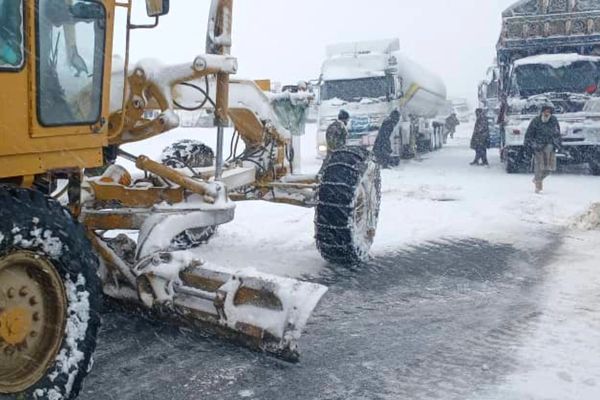 د ورښتونو او واورو په پایله کې په ۷ ولایتونو کې ۱۳ کسان مړه شوي