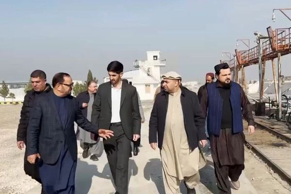 په بلخ کې د ایران قونسل: له افغان سوداګرو سره د تېلو د تصفیې په برخه کې همکارۍ ته چمتو یو