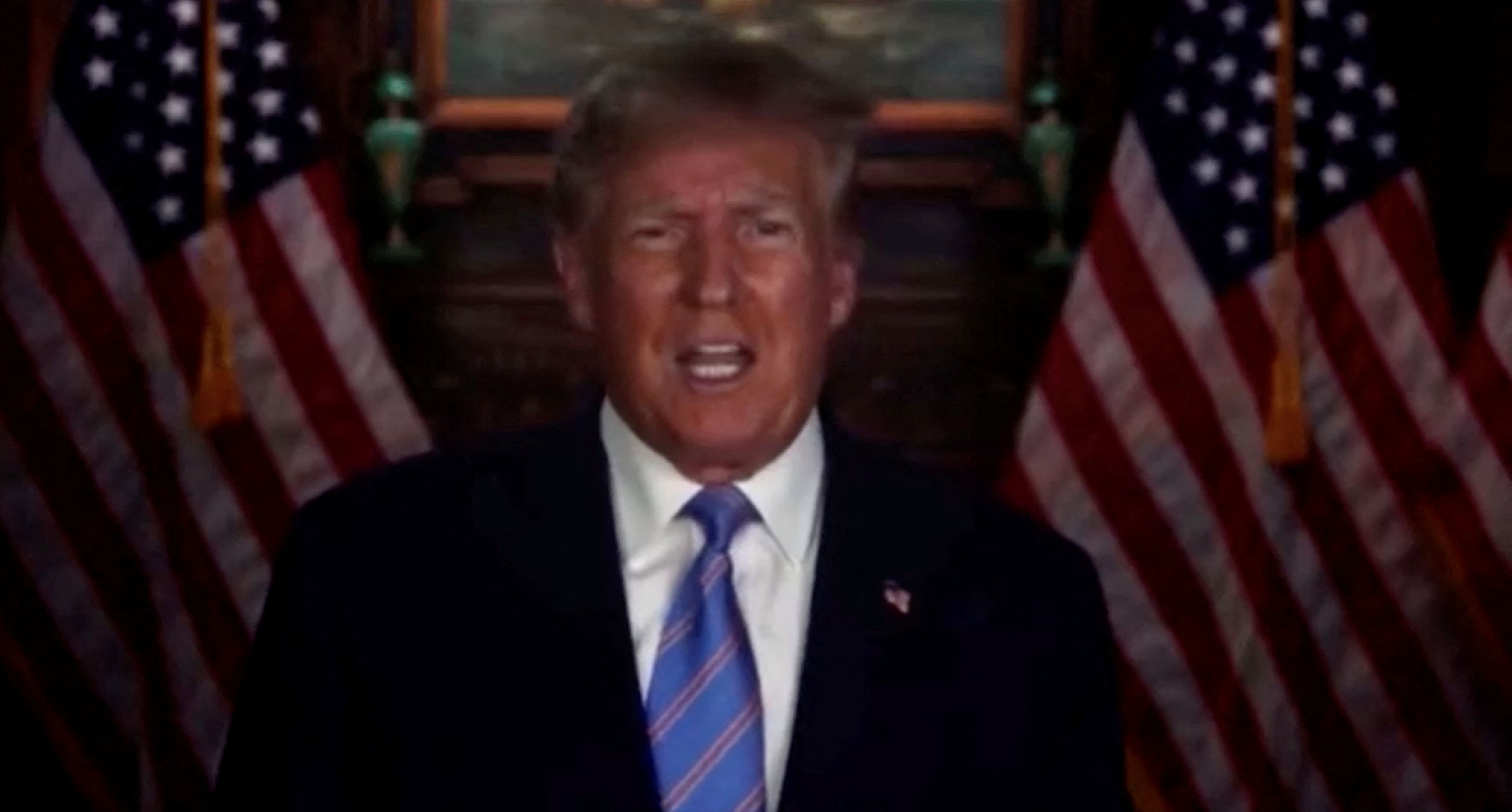 دونالد ترامپ برای حضور در دادگاه، از فلوریدا به نیویارک پرواز می‌کند