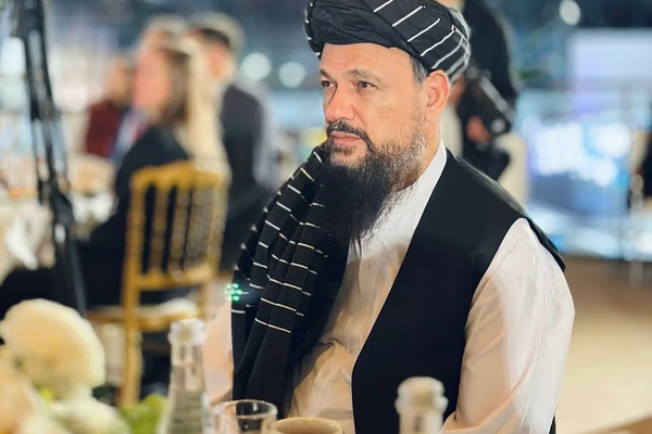 وزير الطاقة والمياه في طالبان يؤيد استمرار إغلاق المعابر مع باكستان