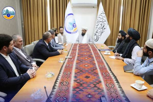 طالبان میگوید شرکتهای روسی به استخراج زمرد افغانستان علاقهمند هستند