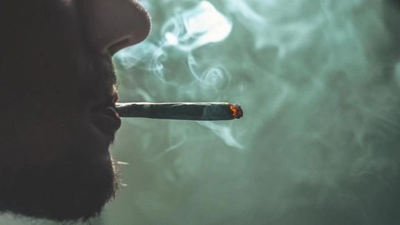 د ټکسيچلوونکو استوګنځي کې د نشهيي توکو کارول؛ د دوبۍ محکمې دوه کسان پر زندان محکوم کړل