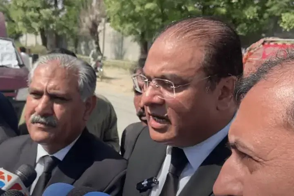 د پاکستان تحریک انصاف ګوند: د عمران خان د سترګې ستونزه لاهم جدي ده