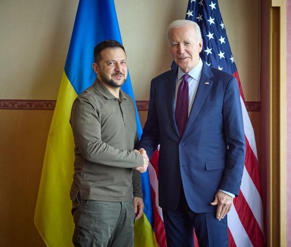 کمک ۳۷۵ میلیون دالری امریکا به اوکراین؛ بایدن در حاشیه اجلاس گروه هفت با زلنسکی دیدار کرد