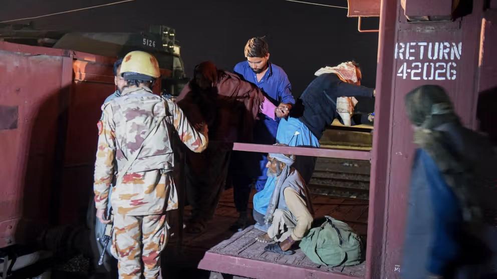 عملیات نجات گروگان‌ها در بلوچستان؛ ۱۹۰ مسافر قطار نجات یافته و ۳۰ مهاجم کشته شده‌اند