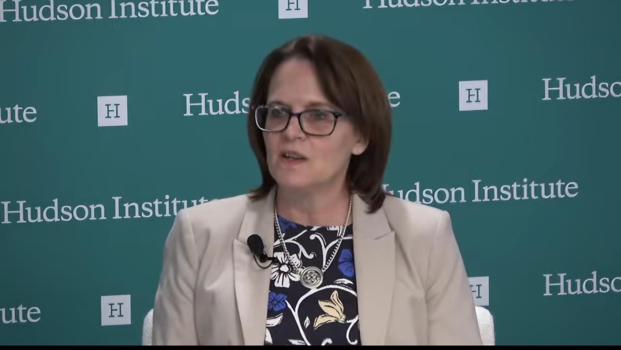 مقام سابق امریکایی: ایالات متحده افغانستان را همانند کیک تولد به طالبان تقدیم کرد