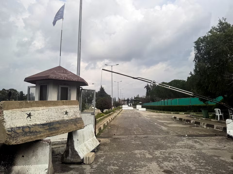 د دغو اډو راتلونکی چې د روسیې لپاره په منځني ختیز او افریقا کې مهمې دي، اوس د سوریې موقت ولسمشر احمد شرع په لاس کې دی. 