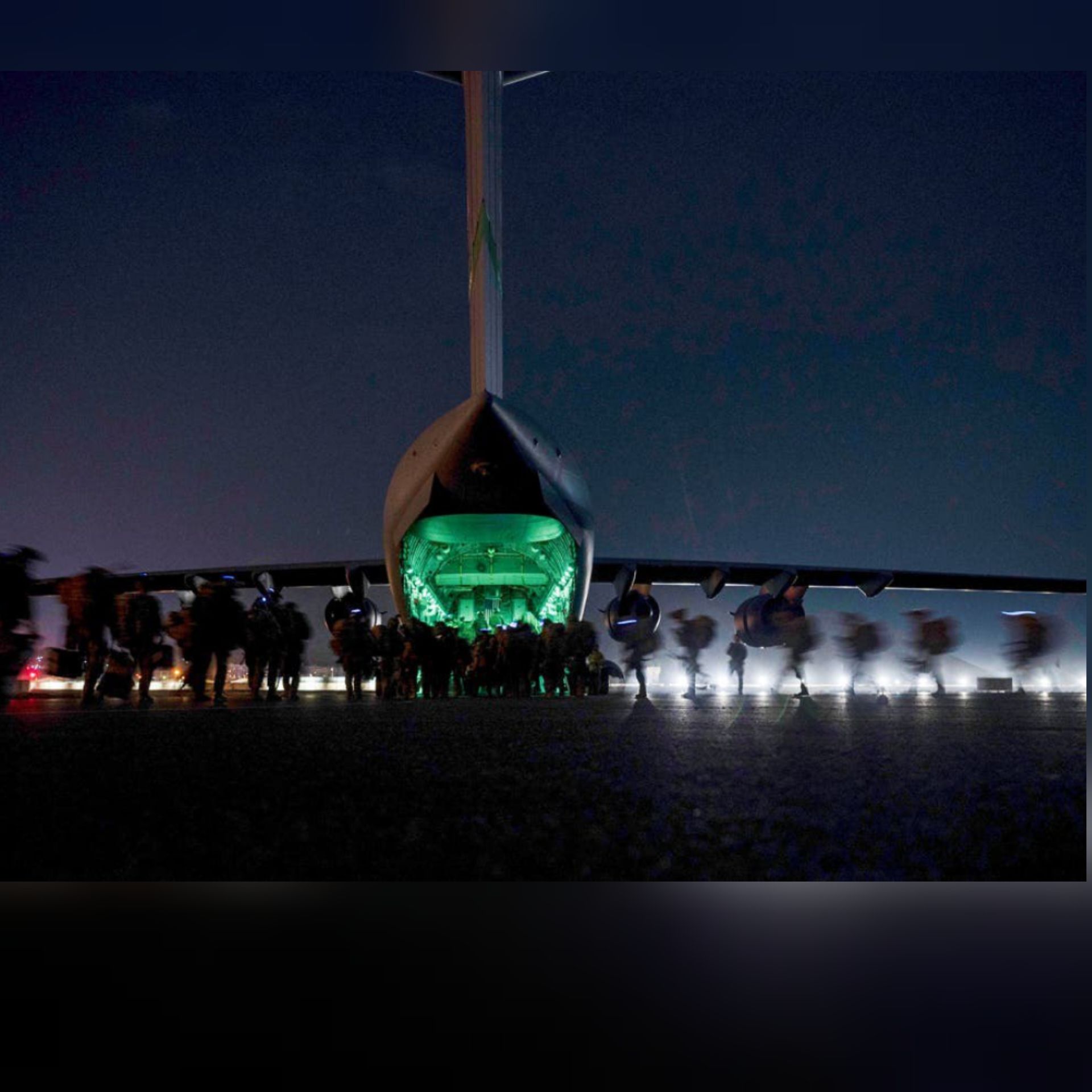 فاکس نیوز: بیش از ۶۰ هزار نفر از همکاران افغان امریکا در افغانستان گیر مانده‌اند