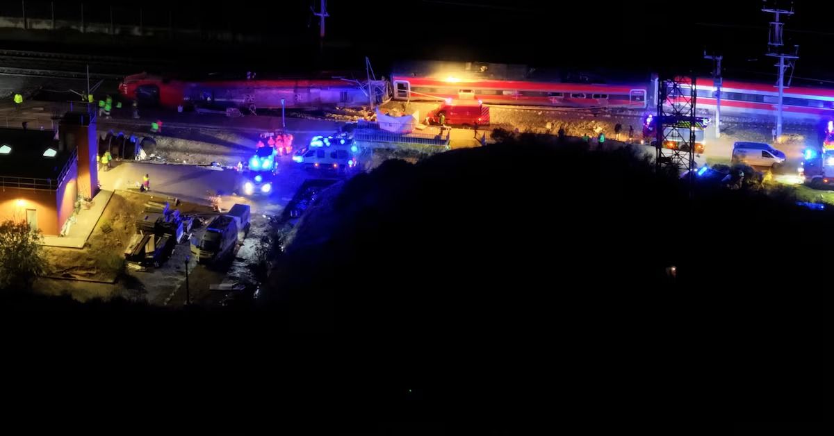 برخورد دو قطار سریع‌السیر در اسپانیا دست‌کم ۲۱ کشته بر جا گذاشت